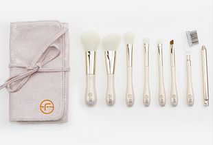 專注服務(wù)，成就品牌 東莞向日葵美容用品公司致力口腔衛(wèi)生用品行業(yè)領(lǐng)袖